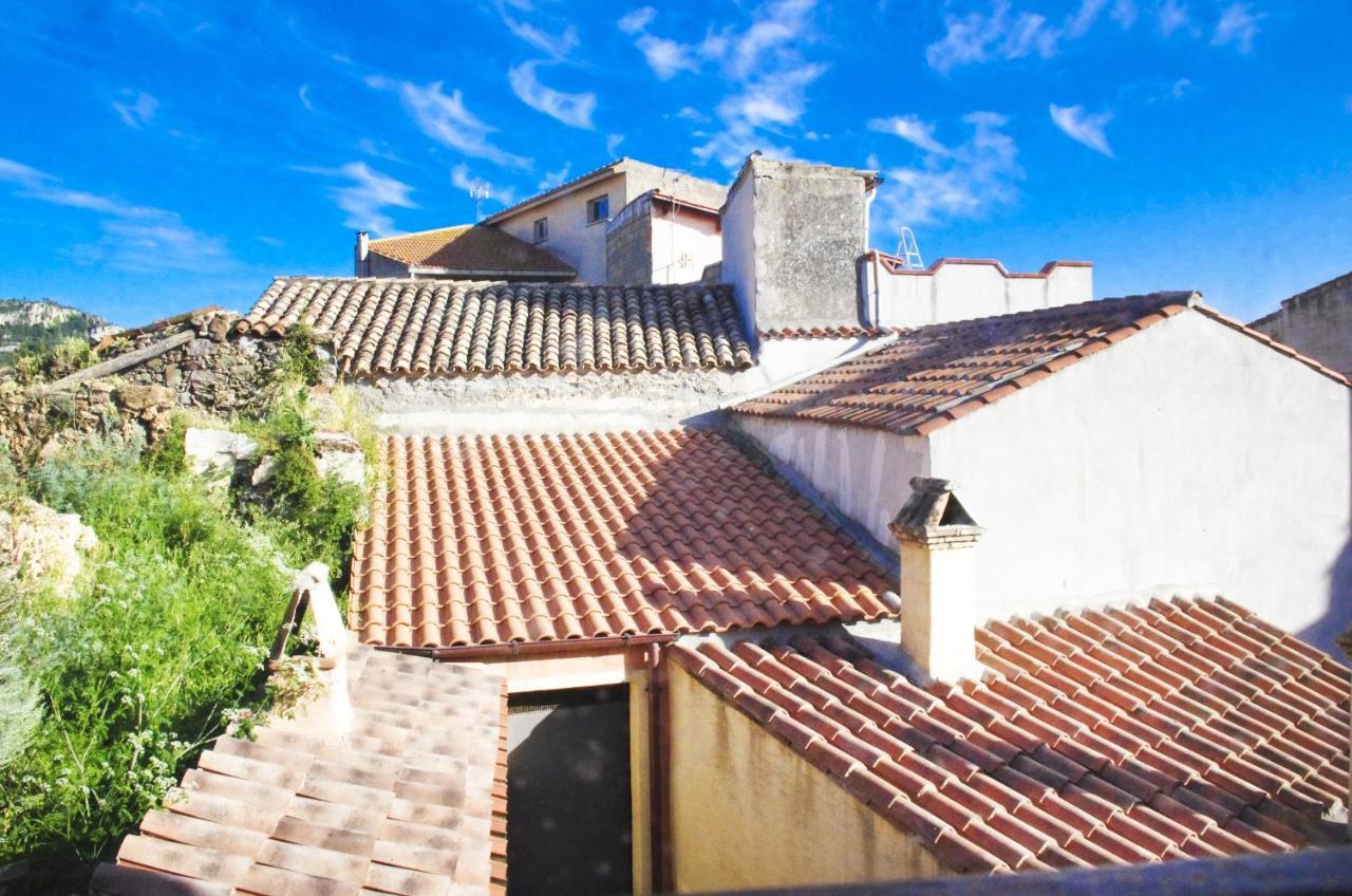 Casa De Ajala - B&B De Charme In Antica Dimora Totalmente Ristrutturata E Dotata Di Tutti I Confort Bagni Privati Spazio Living Patio Esterno Ambienti Climatizzati Degustazioni Prodotti Locali Laconi Exterior photo