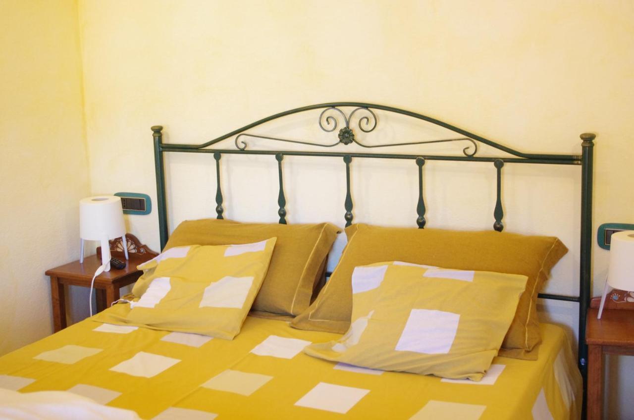 Casa De Ajala - B&B De Charme In Antica Dimora Totalmente Ristrutturata E Dotata Di Tutti I Confort Bagni Privati Spazio Living Patio Esterno Ambienti Climatizzati Degustazioni Prodotti Locali Laconi Exterior photo