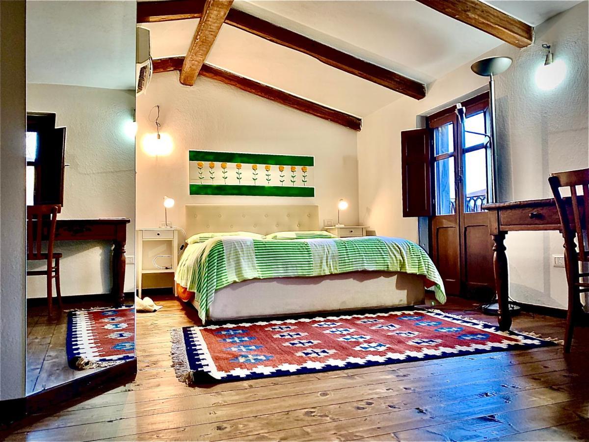 Casa De Ajala - B&B De Charme In Antica Dimora Totalmente Ristrutturata E Dotata Di Tutti I Confort Bagni Privati Spazio Living Patio Esterno Ambienti Climatizzati Degustazioni Prodotti Locali Laconi Exterior photo